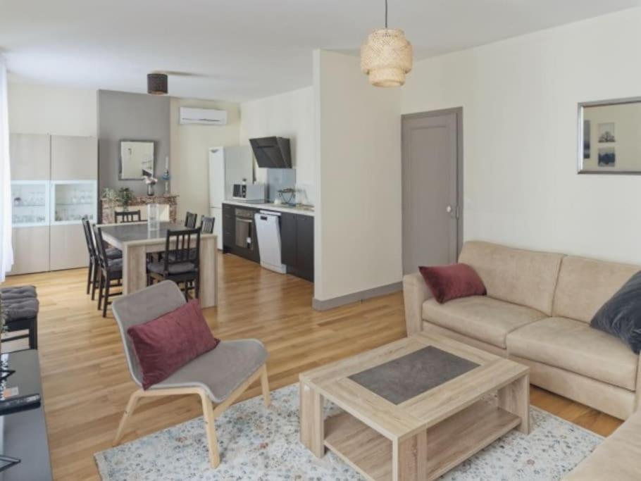 Appartement Spacieux En Centre Ville Vendôme Buitenkant foto